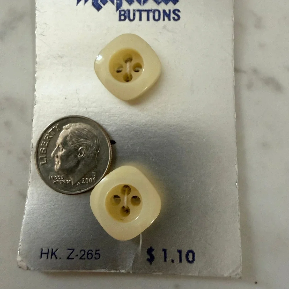 VTG Majestic‎ Buttons Lot 6 Cards 11ct Mixed Sizes Colors Japan Holland HK226A